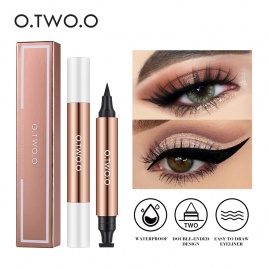 O.TWO.O Eyeliner Stamp Черная жидкая подводка для глаз Pen Водостойкая быстросохнущая двусторонняя подводка для глаз Карандаш для макияжа для женщин Косметика