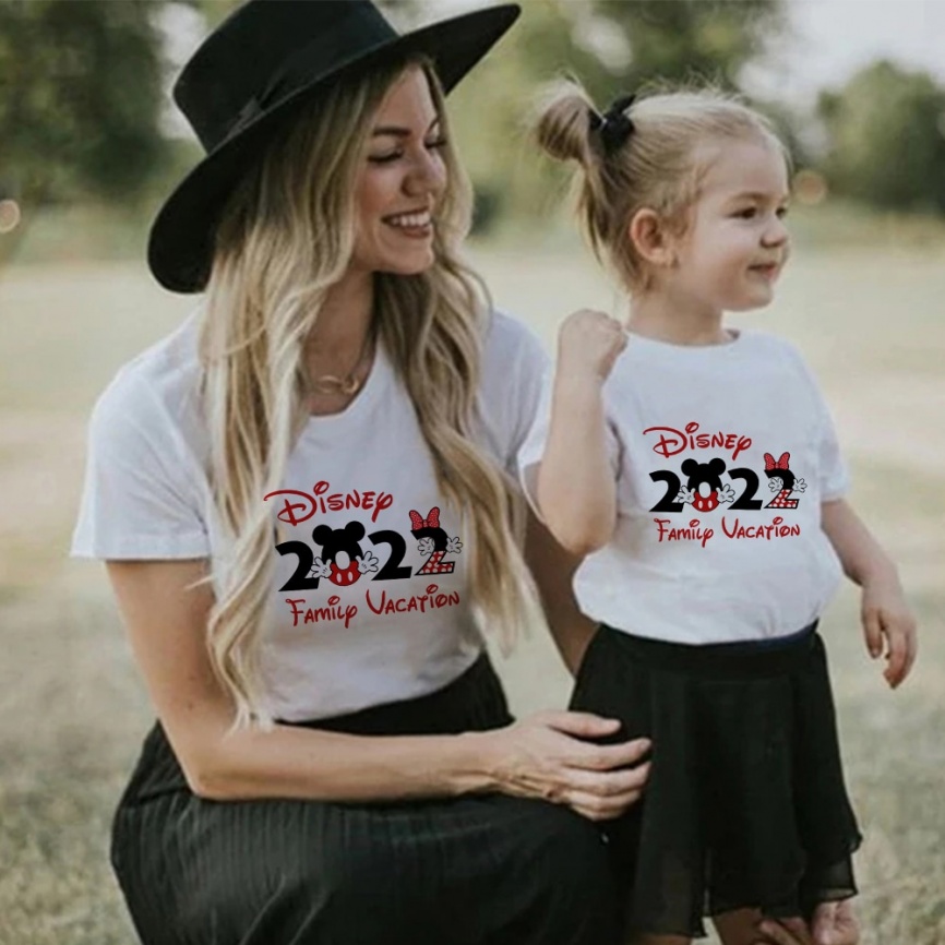Disney 2022, футболка для семейного отдыха с Микки и Минни, модная одежда для всей семьи, одежда для мамы и дочки, такая же летняя детская рубашка, детское боди фото 1